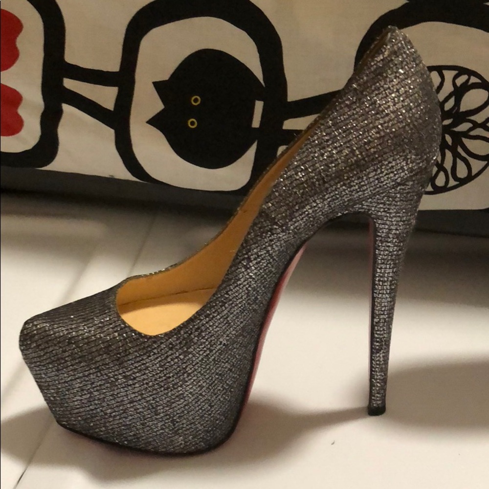 Christian Louboutin glitter daffodil 160